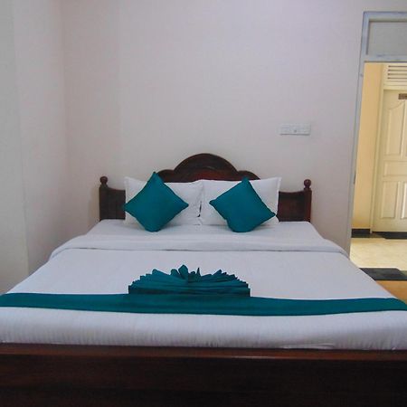 Sri Krishna Bhavan Hotel Hatton Exteriör bild