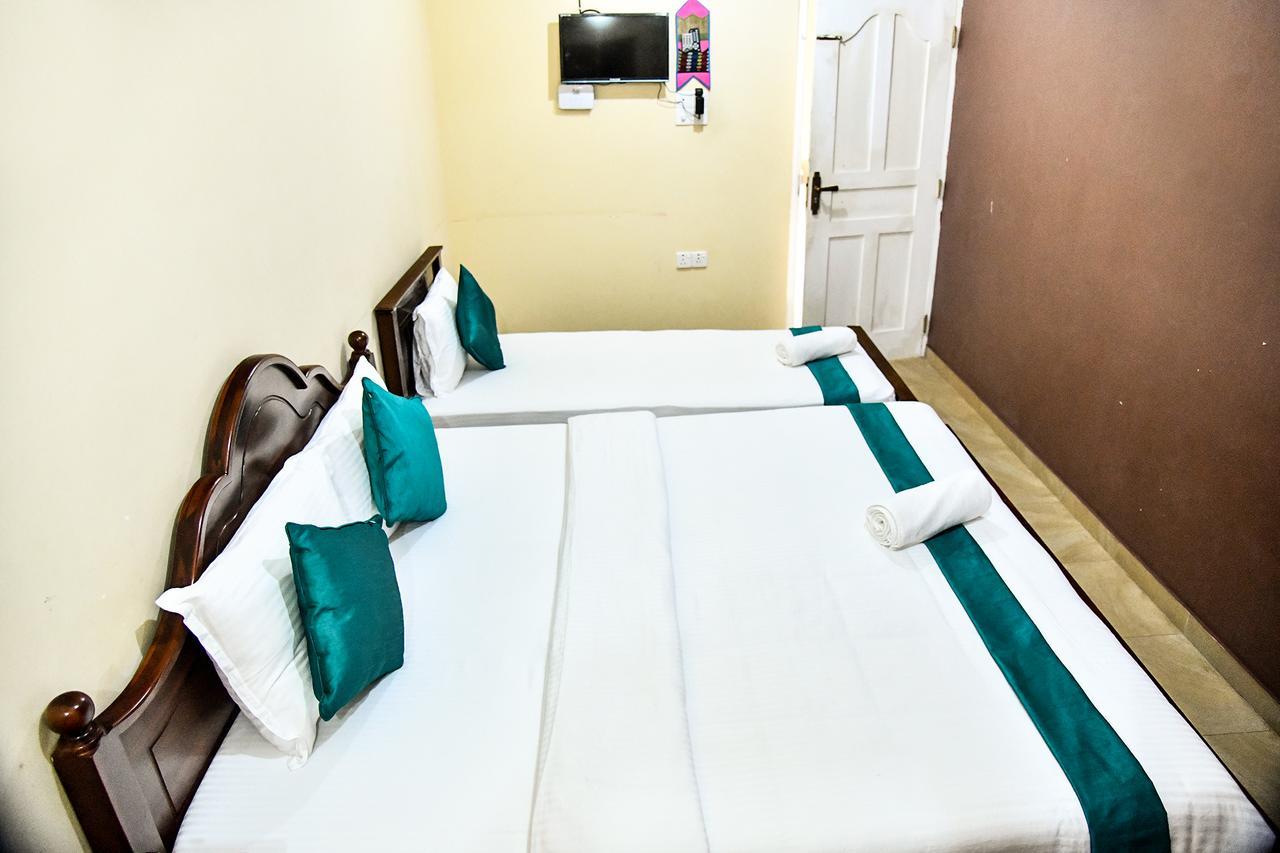 Sri Krishna Bhavan Hotel Hatton Exteriör bild